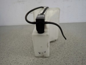 HYUNDAI GETZ 06- ZBIORNICZEK PŁYNU DO SPRYSKIWACZY 6/7 MINIATURA