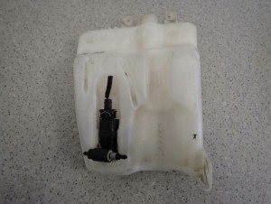 NISSAN MICRA K12 03-10 ZBIORNICZEK PŁYNU DO SPRYSKIWACZY 4 LITRY