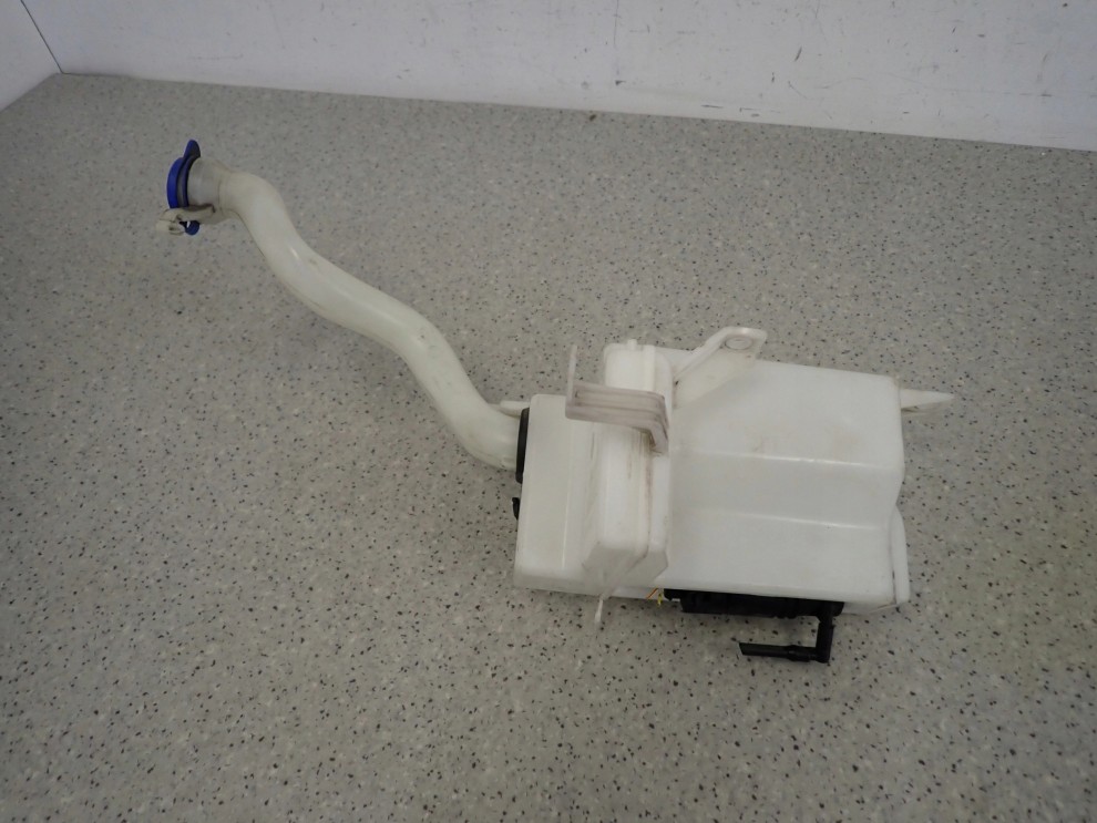 SUZUKI SWIFT MK7 10- ZBIORNICZEK PŁYNU DO SPRYSKIWACZY 1/8