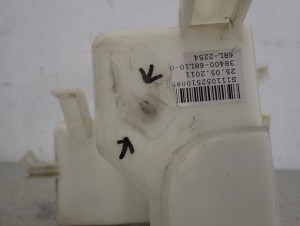 SUZUKI SWIFT MK7 10- ZBIORNICZEK PŁYNU DO SPRYSKIWACZY 7/8 MINIATURA