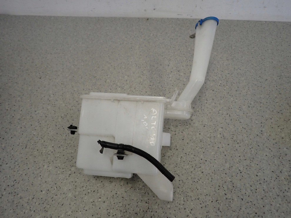 SUZUKI ALTO NISSAN PIXO 09- ZBIORNICZEK ZBIORNIK SPRYSKIWACZA POMPKI 3/5