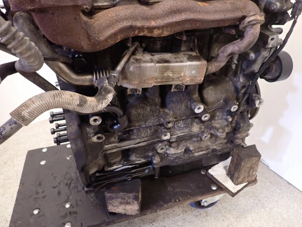 TOYOTA COROLLA VERSO 2.2 D4D 04-09 SILNIK MOTOR 11/15