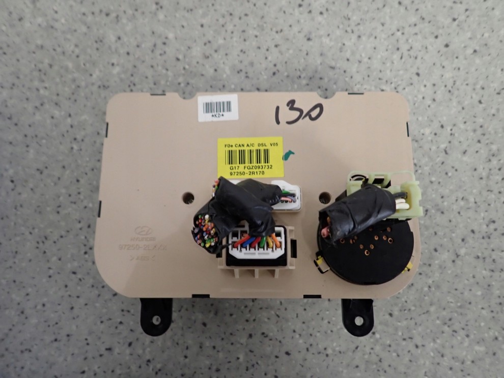 HYUNDAI i30 07-12 PANEL STEROWANIA NAWIEWU 5/7