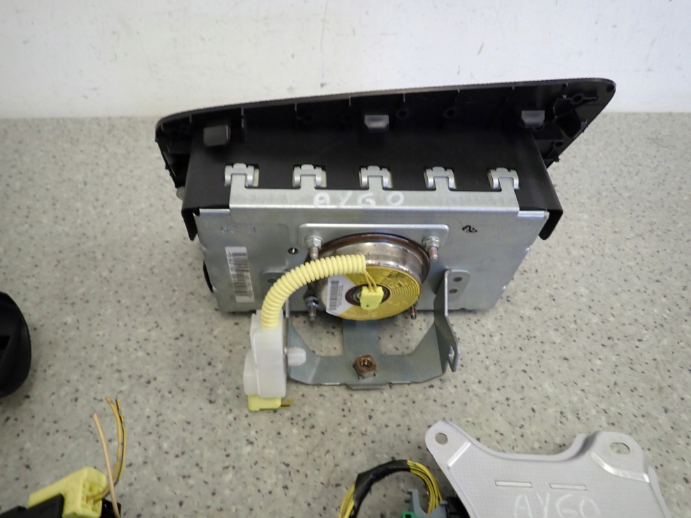 TOYOTA AYGO 05-12 PODUSZKI POWIETRZNE ZESTAW SRSÓW AIRBAGI 9/10