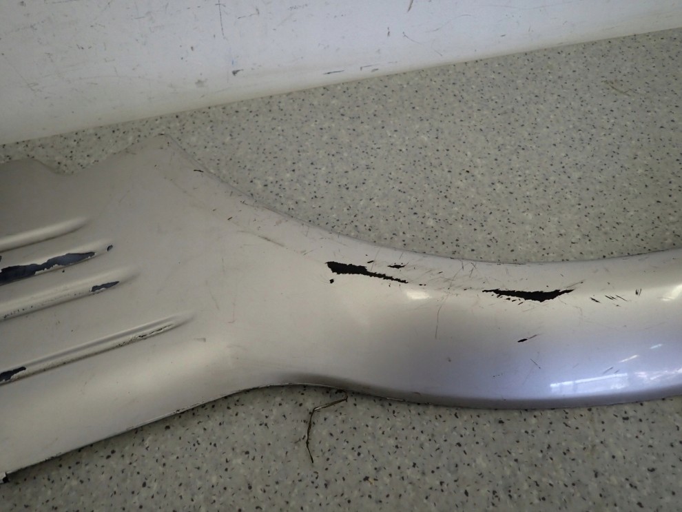 SSANGYONG MUSSO 95- LISTWA BŁOTNIKA PRZEDNIA LEWA 6/8