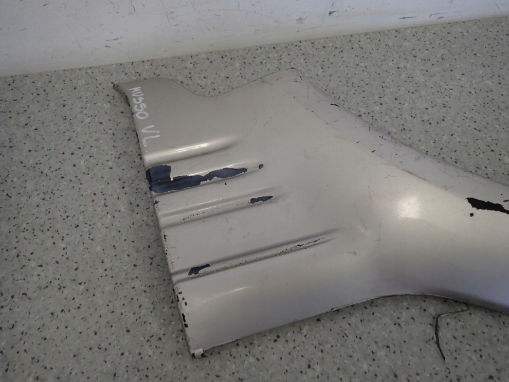 SSANGYONG MUSSO 95- LISTWA BŁOTNIKA PRZEDNIA LEWA 7/8