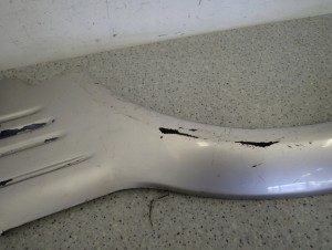 SSANGYONG MUSSO 95- LISTWA BŁOTNIKA PRZEDNIA LEWA 6/8 MINIATURA