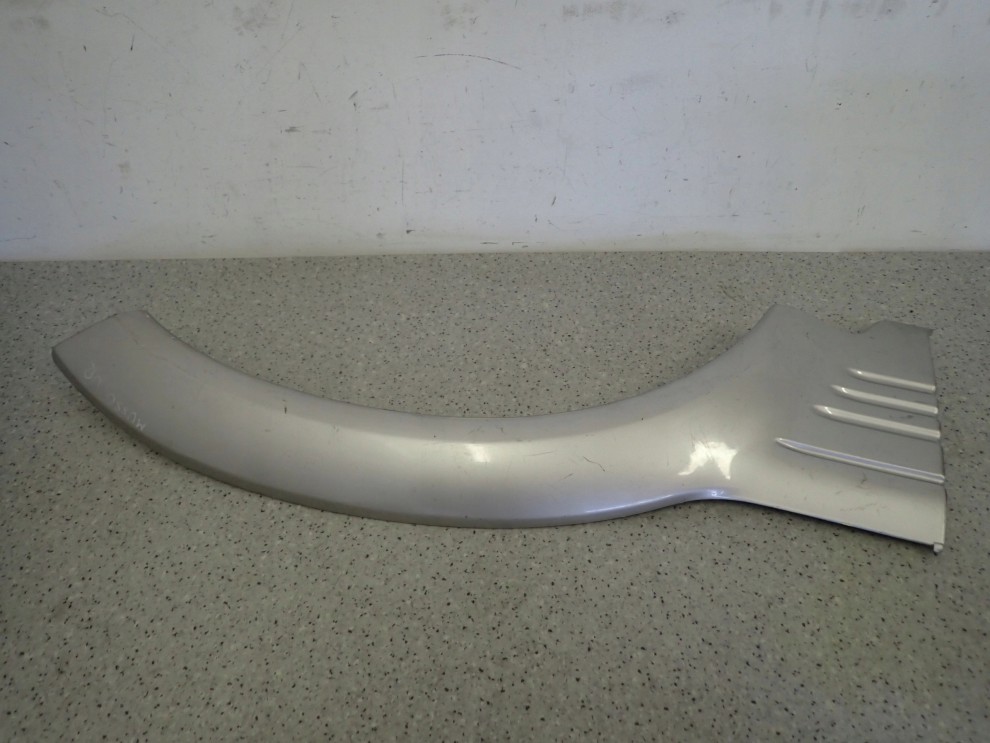 SSANGYONG MUSSO 95- LISTWA BŁOTNIKA PRZEDNIA PRAWA 4/7