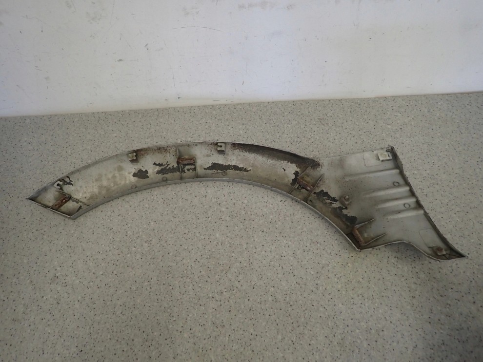 SSANGYONG MUSSO 95- LISTWA BŁOTNIKA PRZEDNIA PRAWA 7/7