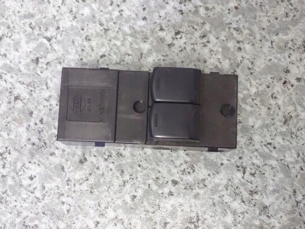 NISSAN MICRA K12 02-10 PANEL SZYB PRZEDNI LEWY 2/5