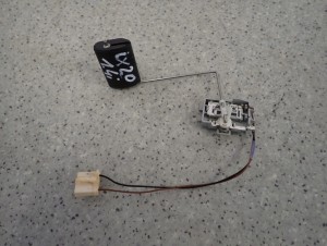 HYUNDAI IX20 1.4i 09- PŁYWAK CZUJNIK POZIOMU PALIWA