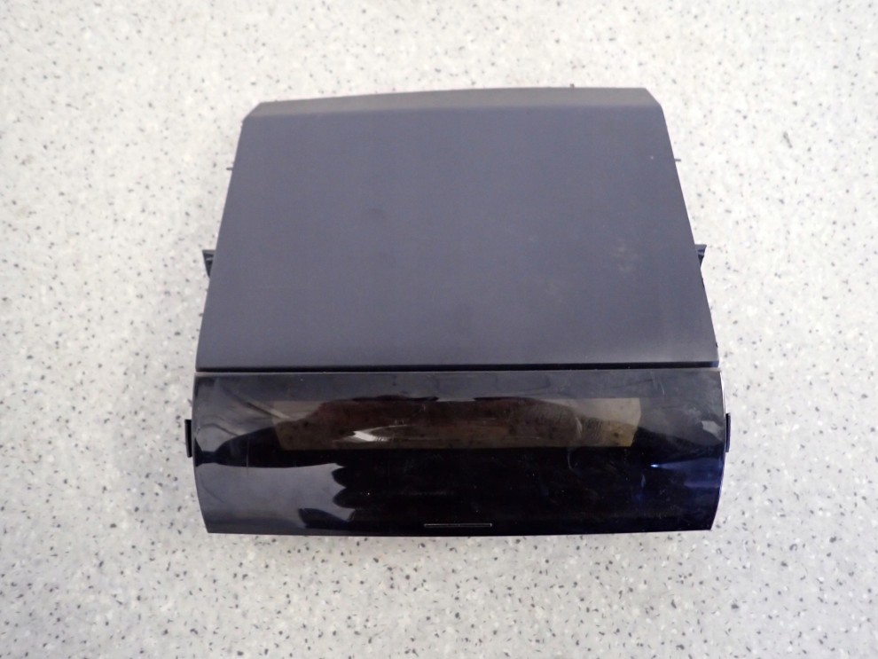 TOYOTA PRIUS II 03-09 SCHOWEK DESKI ROZDZIELCZEJ 1/4