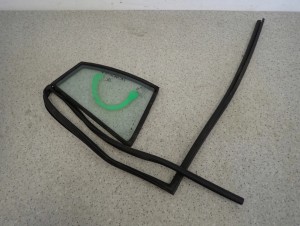 KIA PICANTO 04- SZYBA TYLNA LEWA USZCZELKA