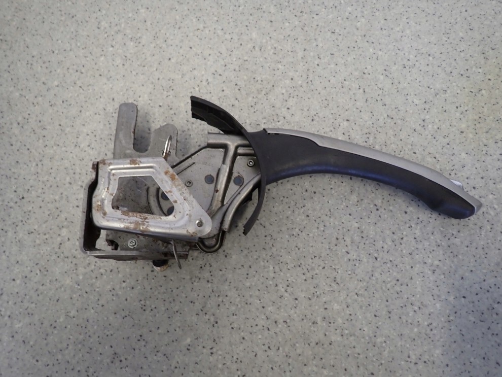 TOYOTA AURIS 06- DŹWIGNIA HAMULCA RĘCZNEGO 2/5