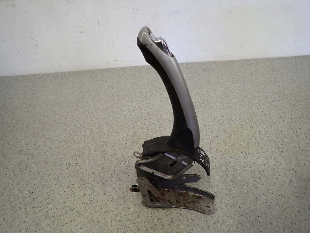 TOYOTA AURIS 06- DŹWIGNIA HAMULCA RĘCZNEGO 3/5