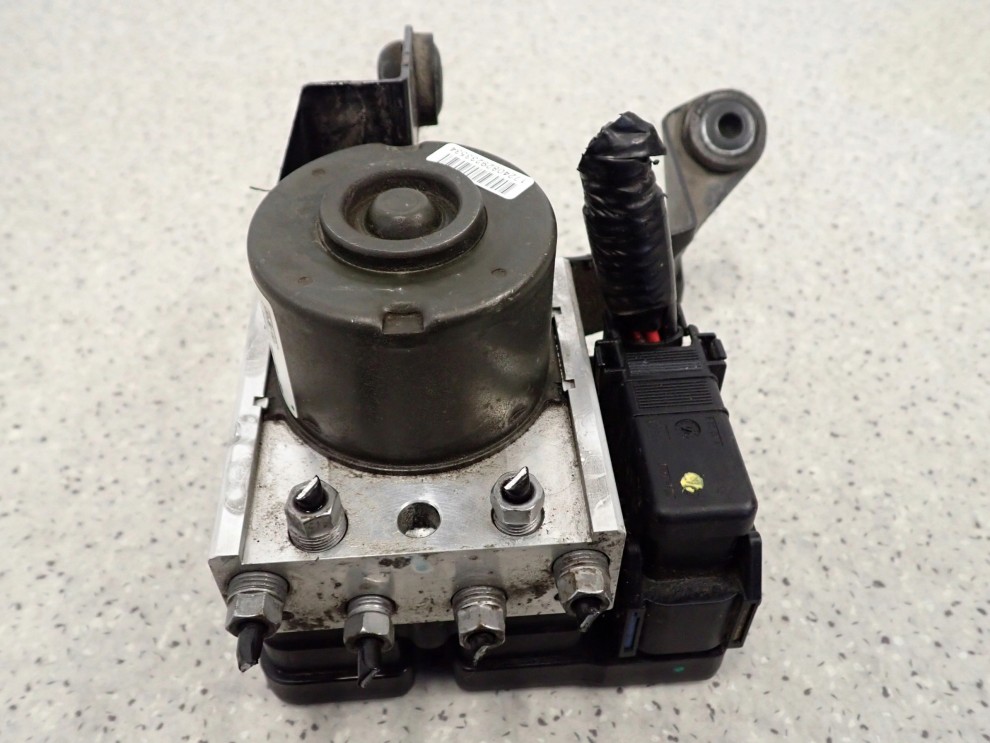 MAZDA 3 MAZDA3 BK 1.4 BENZYNA 03-08 POMPA ABS 8/8