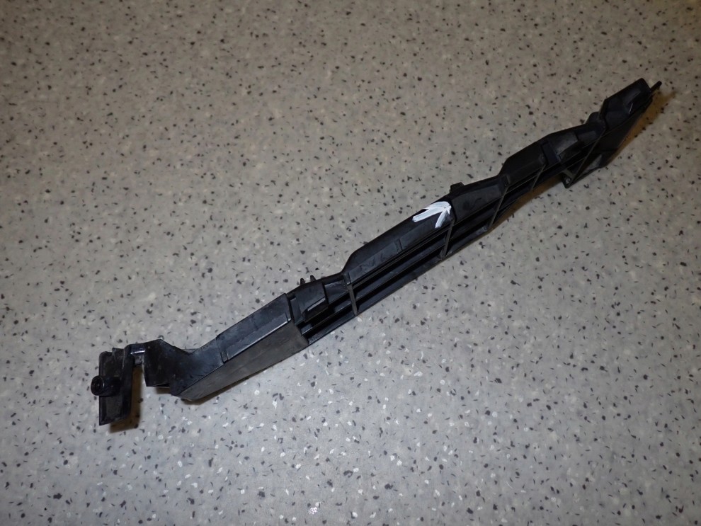 SUZUKI SWIFT 04- ŚLIZG ZDERZAKA PRZEDNI PRAWY 3/5