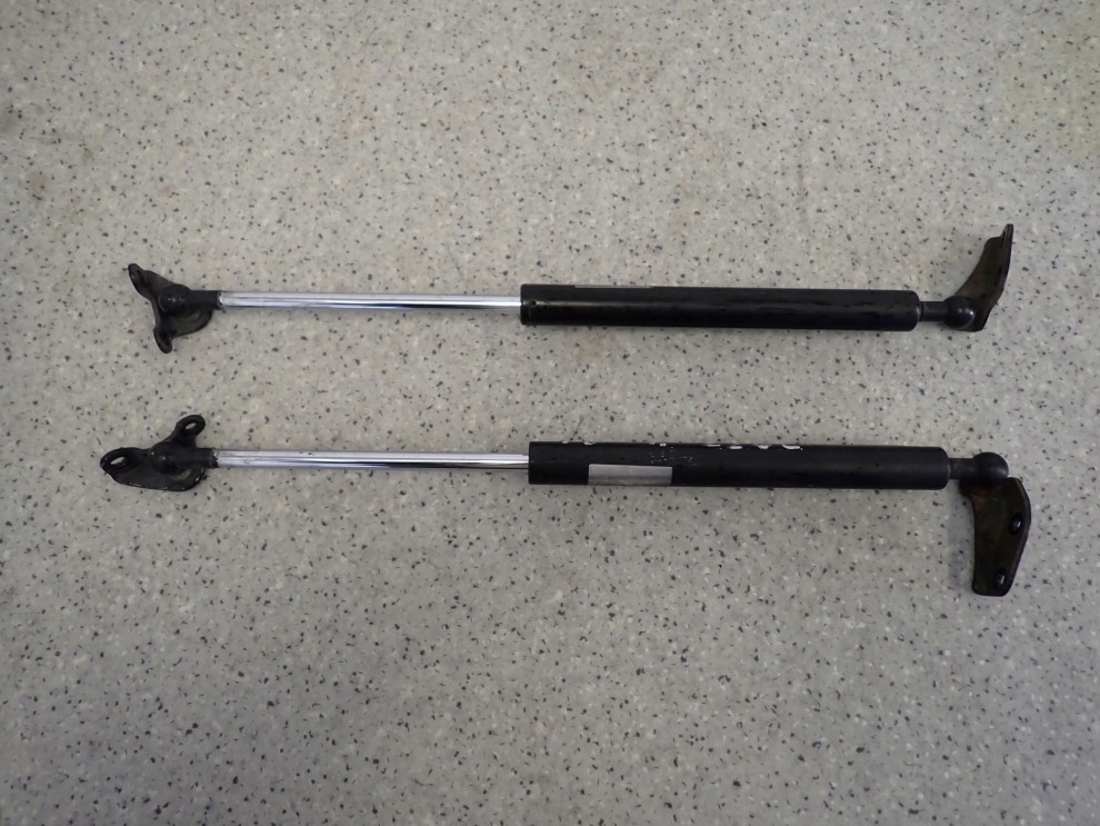 HONDA JAZZ II 02-07 SIŁOWNIKI KLAPY BAGAŻNIKA 1/4