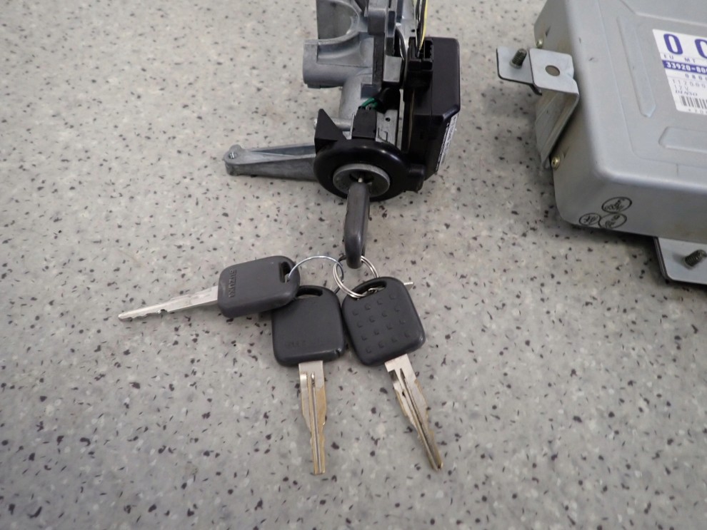 SUZUKI IGNIS 1.3i 00-03 ZESTAW STARTOWY STEROWNIK STACYJKA 2/6