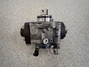 TOYOTA AVENSIS T25 COROLLA VERSO 2,0 D 126 KM POMPA WTRYSKOWA 1/7 MINIATURA