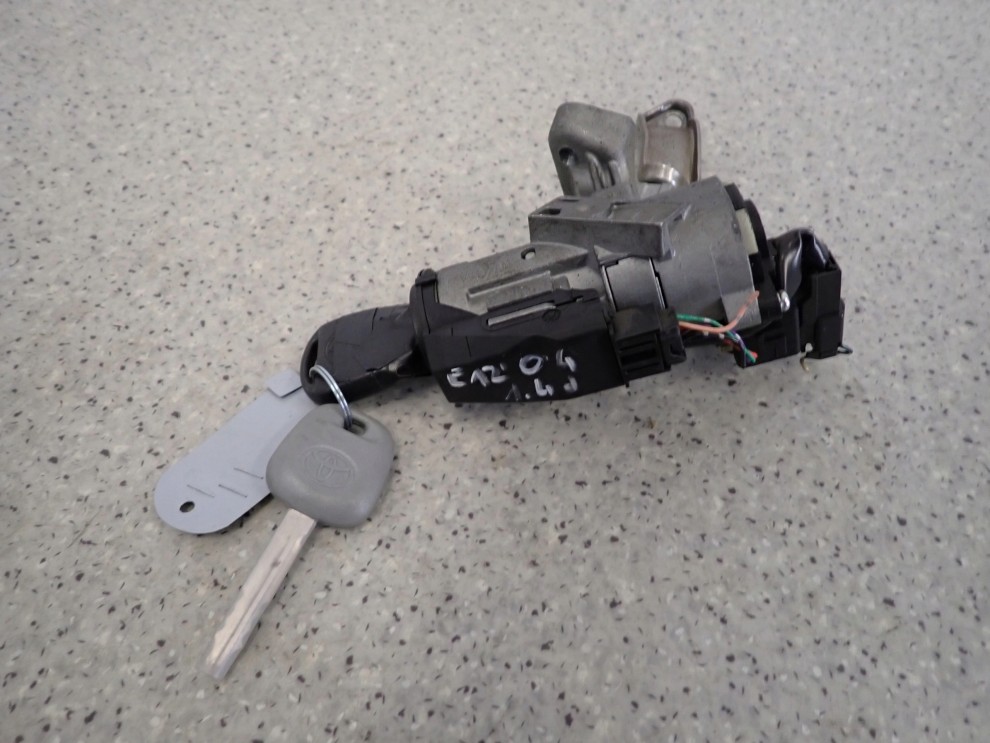 TOYOTA COROLLA 1.4 D4D 04-07 ZESTAW STARTOWY KOMPUTER STACYJKA 7/8