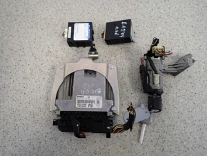 TOYOTA COROLLA 1.4 D4D 04-07 ZESTAW STARTOWY KOMPUTER STACYJKA 4/8 MINIATURA