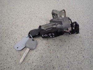 TOYOTA COROLLA 1.4 D4D 04-07 ZESTAW STARTOWY KOMPUTER STACYJKA 7/8 MINIATURA