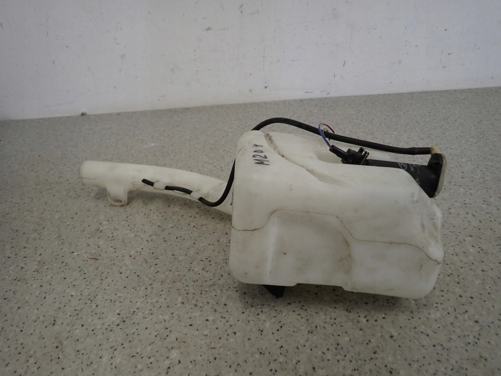 MAZDA2 MAZDA 2 02-07 ZBIORNICZEK PŁUNU DO SPRYSKIWACZY 2/6