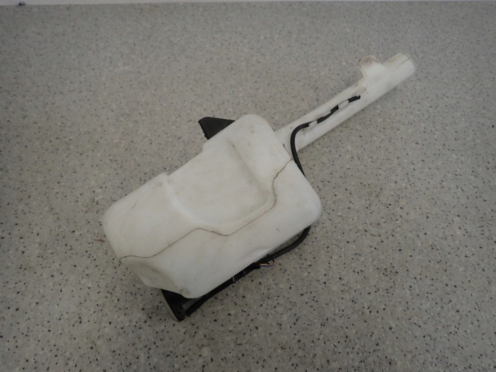 MAZDA2 MAZDA 2 02-07 ZBIORNICZEK PŁUNU DO SPRYSKIWACZY 5/6