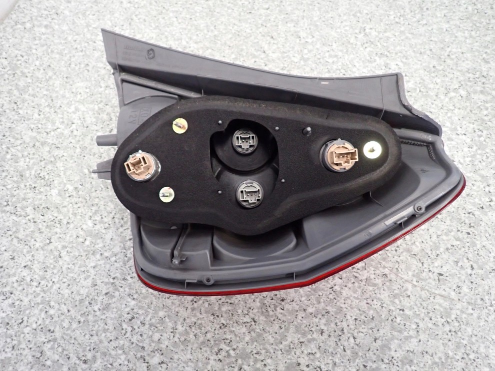 HONDA JAZZ 02-05 LAMPA TYLNA LEWA 6/6