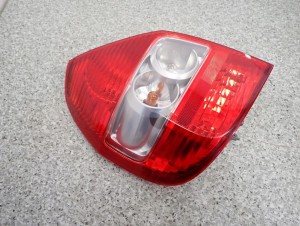 HONDA JAZZ 02-05 LAMPA TYLNA LEWA 2/6 MINIATURA