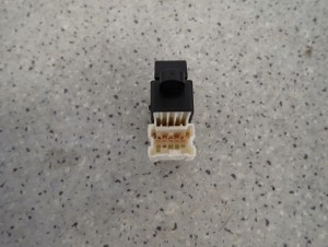 SUZUKI SWIFT MK7 10- PRZEŁĄCZNIK SZYBY PRZEDNI PRAWY 4/4 MINIATURA