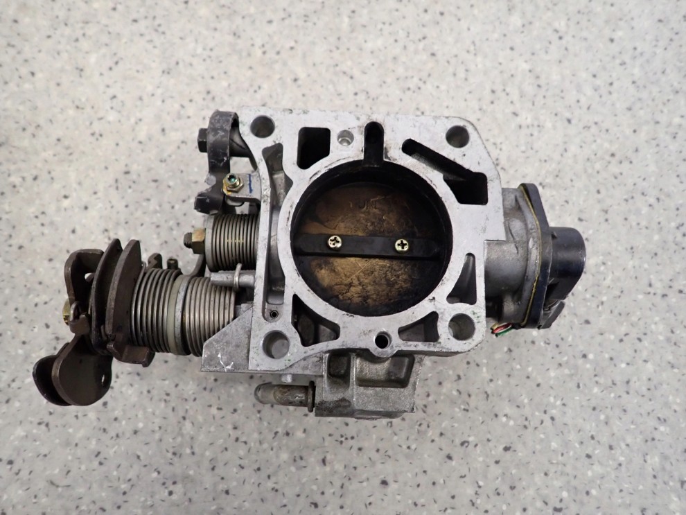 HONDA LEGEND 3.2 V6 KA8 92-96 PRZEPUSTNICA POWIETRZA 3/4