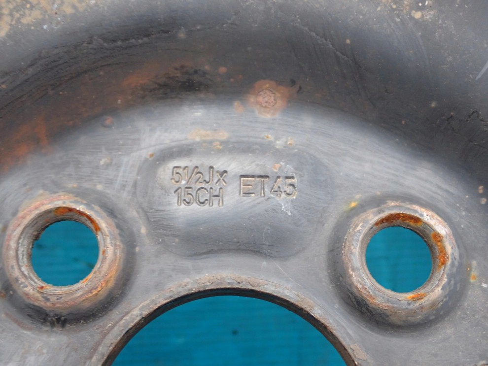 TOYOTA YARIS II 06-11 FELGA STALOWA 15\