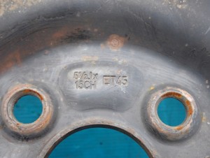 TOYOTA YARIS II 06-11 FELGA STALOWA 15\