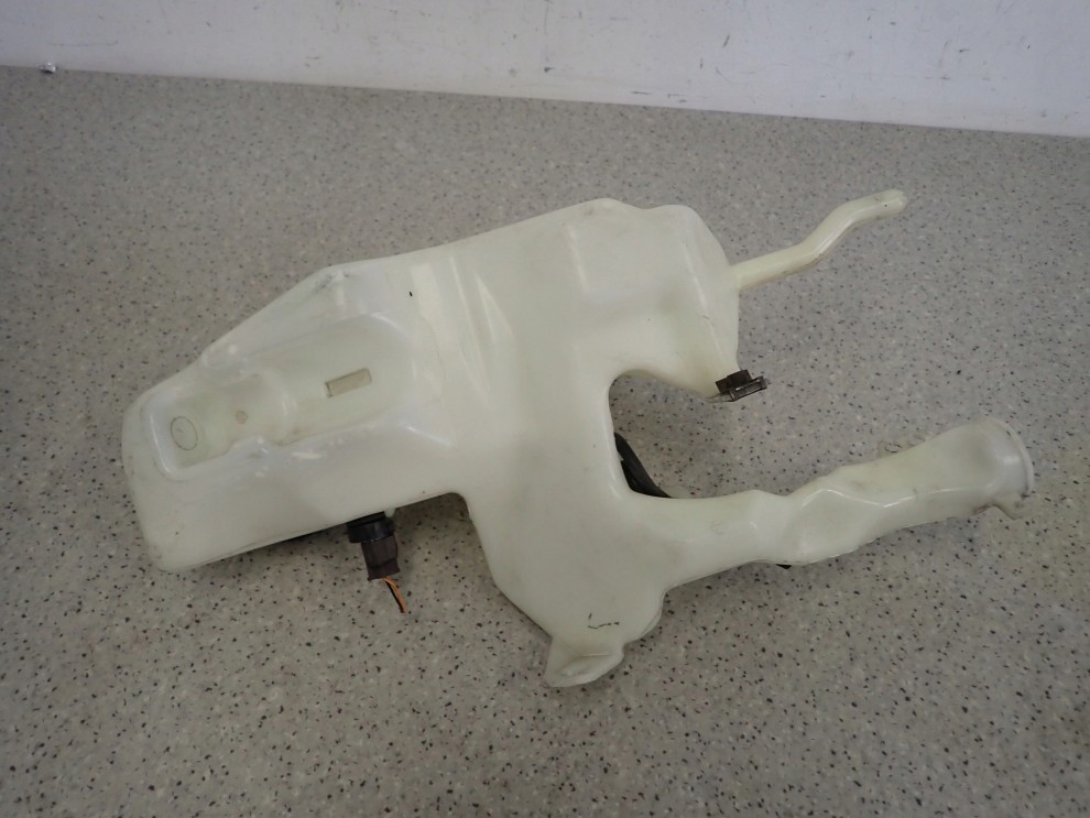 MITSUBISHI CARISMA 99- ZBIORNICZEK PŁYNU DO SPRYSKIWACZY 5/6