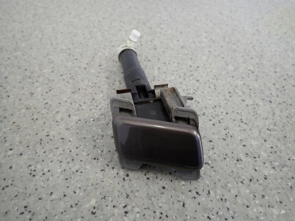 MITSUBISHI ASX 10-16 SPRYSKIWACZ REFLEKTORA PRZEDNI LEWY C06A 1/8