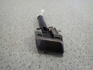 MITSUBISHI ASX 10-16 SPRYSKIWACZ REFLEKTORA PRZEDNI LEWY C06A 1/8 MINIATURA