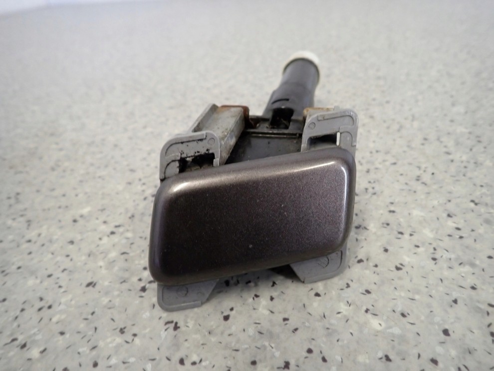 MITSUBISHI ASX 10-16 SPRYSKIWACZ REFLEKTORA PRZEDNI PRAWY C06A 1/7