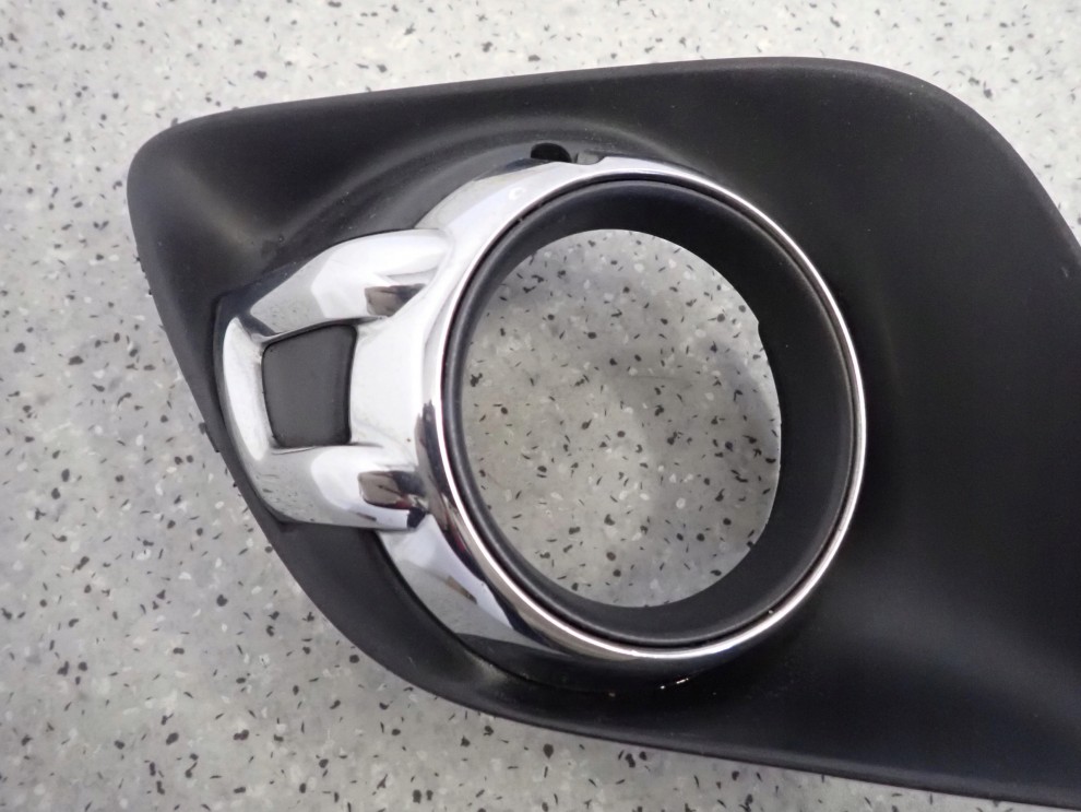 MITSUBISHI ASX 10-13 KRATKA HALOGENU PRZEDNIA LEWA 4/7