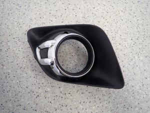 MITSUBISHI ASX 10-13 KRATKA HALOGENU PRZEDNIA LEWA