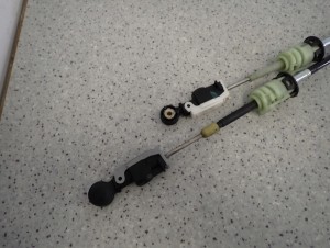 SUZUKI SWIFT 05-07 DIESEL DDIS LINKI ZMIANY BIEGÓW PRZEDLIFT 5/6 MINIATURA