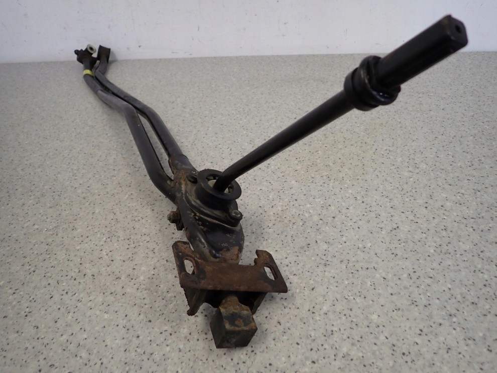 NISSAN ALMERA N16 00-06 1.5 1.8 BENZYNA DŹWIGNIA DRĄŻKI ZMIANY BIEGÓW 5/8