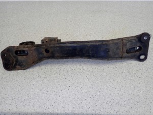 SUZUKI SX4 SEDICI 2WD BENZYNA 06-12 SANKI BELKA ZAWIESZENIA PRZEDNIEGO WZDŁ 5/7 MINIATURA