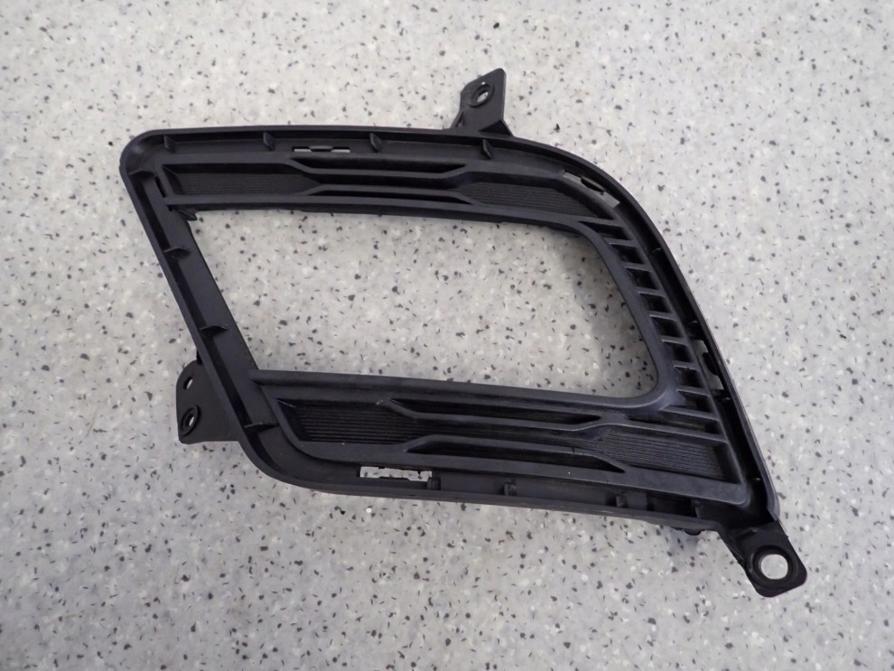 KIA CEED 10-12 KRATKA HALOGENU LEWA 1/5