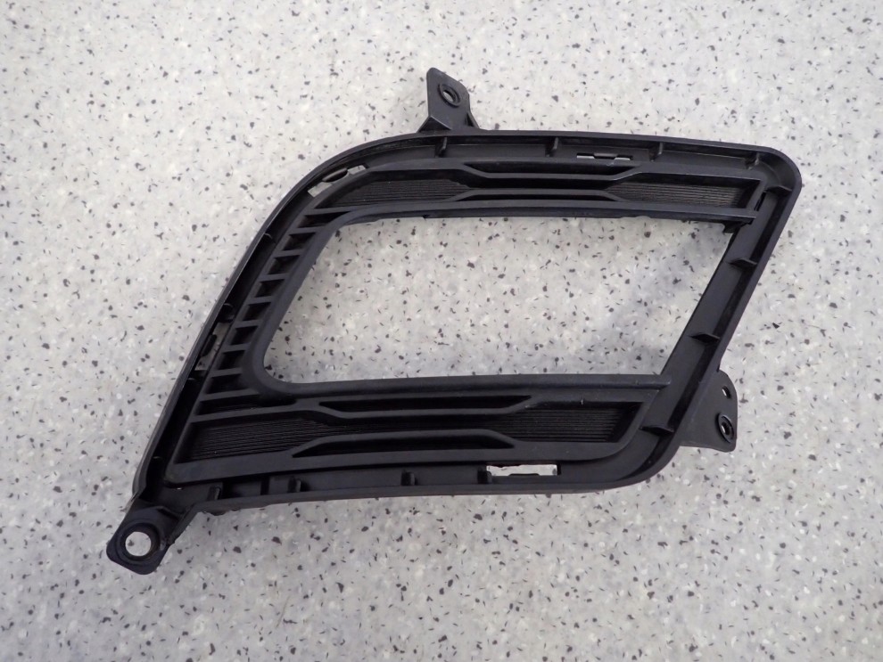 KIA CEED 10-12 KRATKA HALOGENU PRAWA 1/3