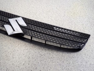 SUZUKI SX4 TS 06-09 ATRAPA CHŁODNICY 3/7 MINIATURA