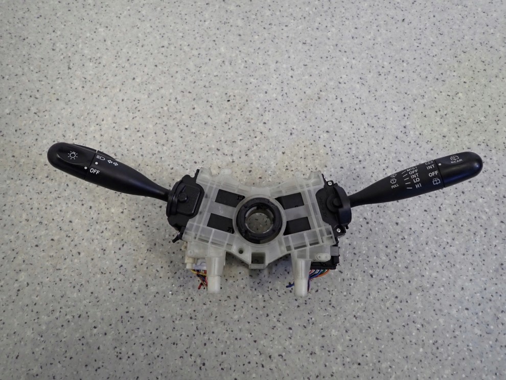 SUZUKI JIMNY 04- PRZEŁĄCZNIK ZESPOLONY ŚWIATEŁ WYCIERACZEK 1/5