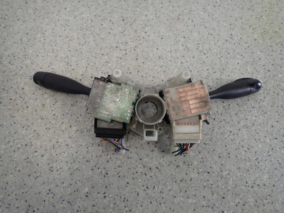 SUZUKI JIMNY 04- PRZEŁĄCZNIK ZESPOLONY ŚWIATEŁ WYCIERACZEK 4/5