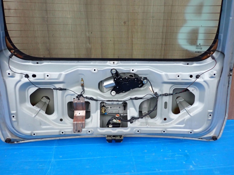 MITSUBISHI COLT 04-08 5d KLAPA BAGAŻNIKA SZYBA T42 8/8